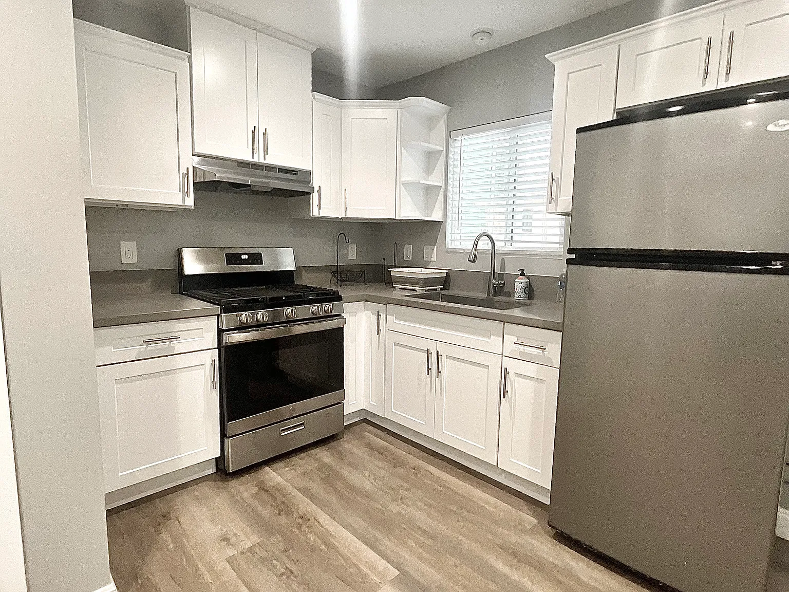 W 117th St, Inglewood — Photo 4