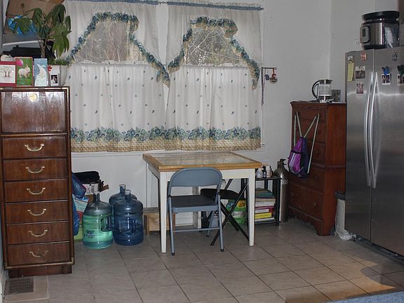 Large eat-in Kitchen photo2