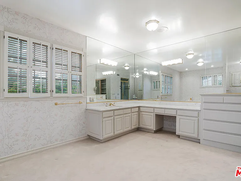 604 N Linden Dr — Photo 34
