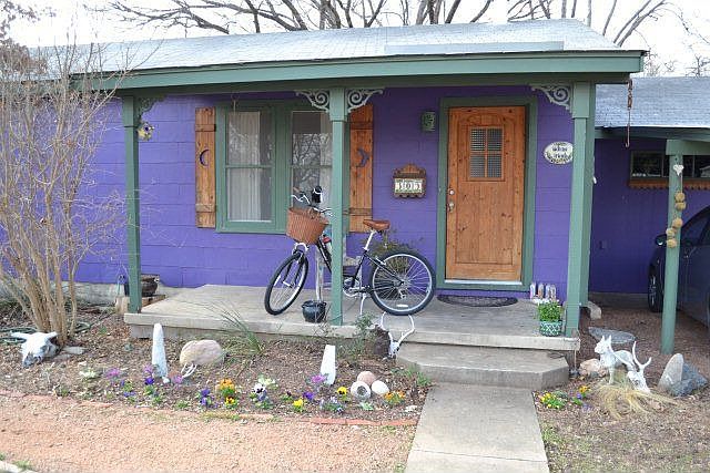 1st image of 305 E Burbank St