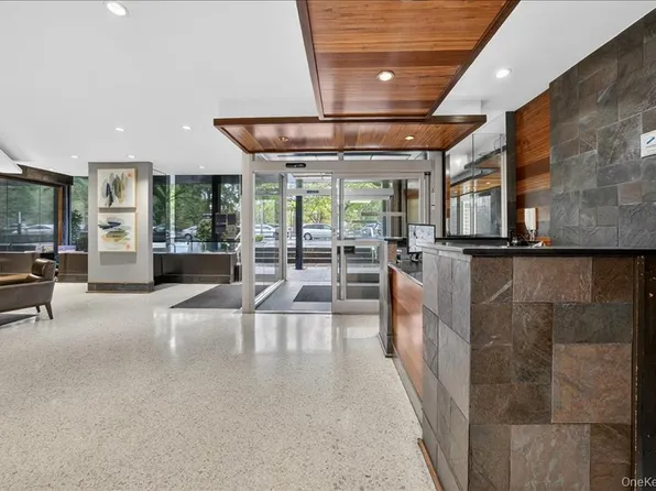 1170 Ocean Parkway image 5 of 31