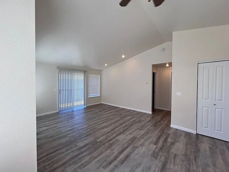 5684 Eagle Pkwy — Photo 3
