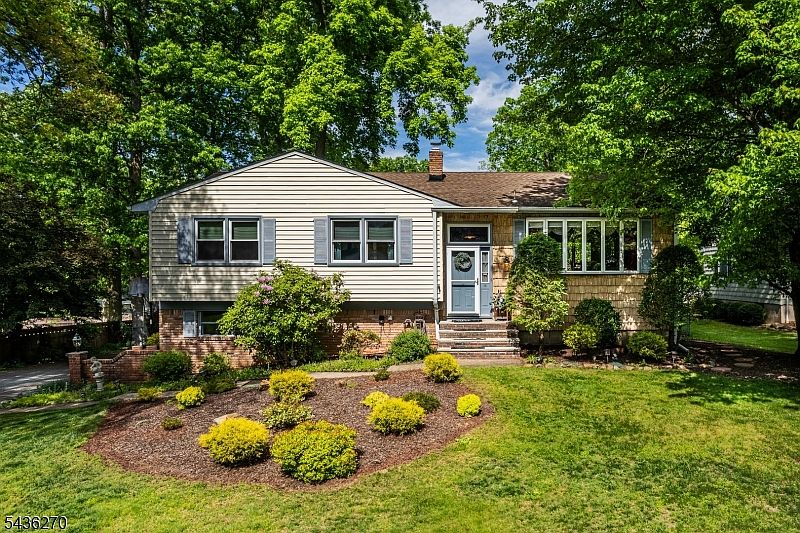 1st image of 38 Forest Dr
