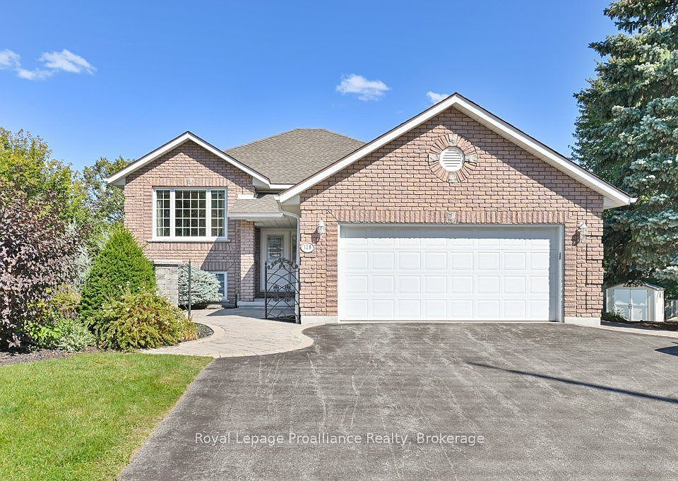 1st image of 128 Maple Dr