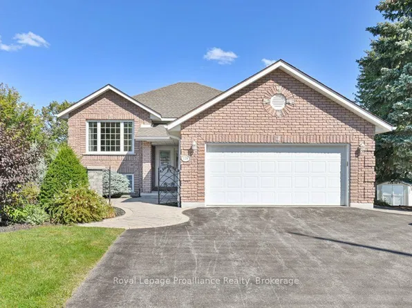 128 Maple Dr, Belleville, ON K8P 2R2