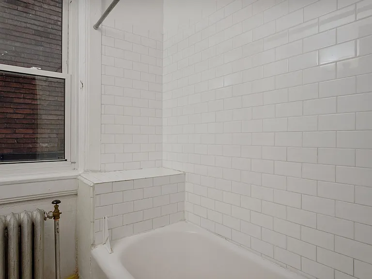 165 Laurier Ave E #2 — Photo 10