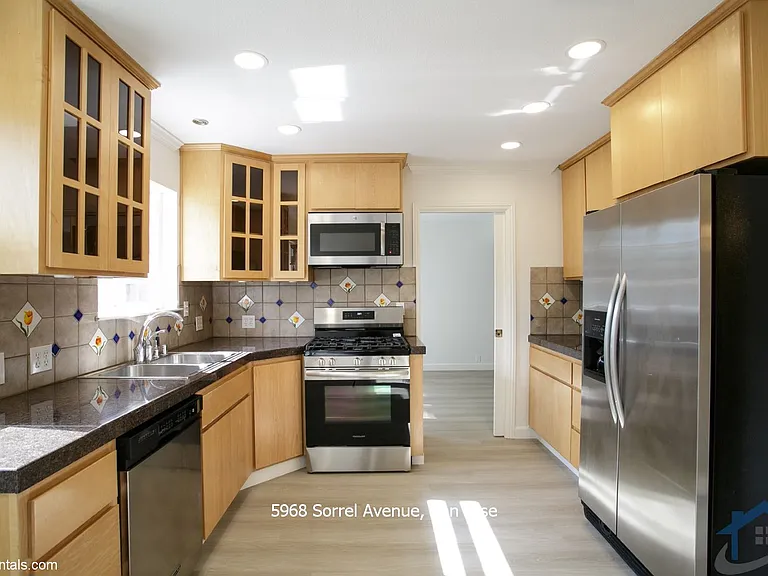5968 Sorrel Ave — Photo 2