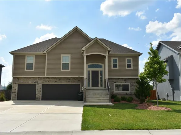 1652 Shadow Dr, Leavenworth, KS 66048