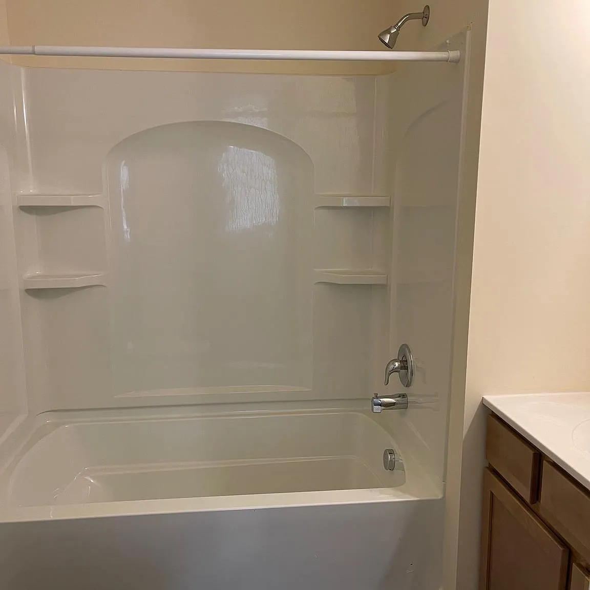 1 bed, 800 sqft, $1,125 — Photo 3