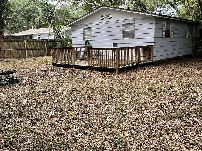 504 Belmont St — Photo 32