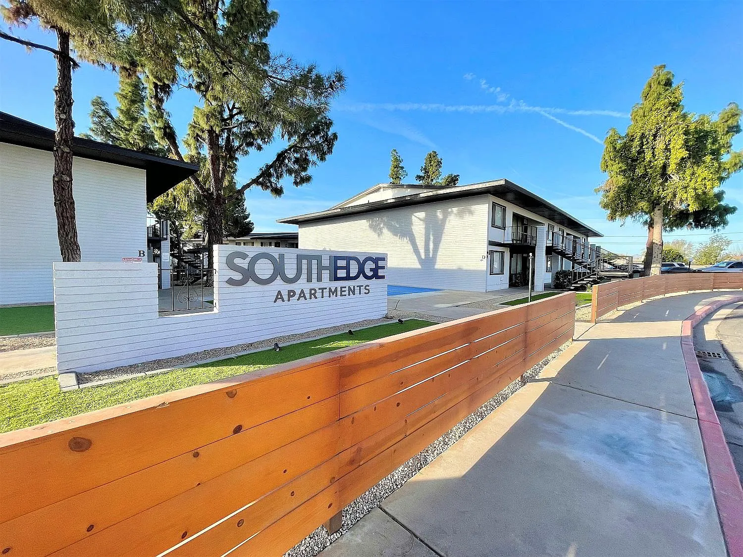 South Edge — Photo 1