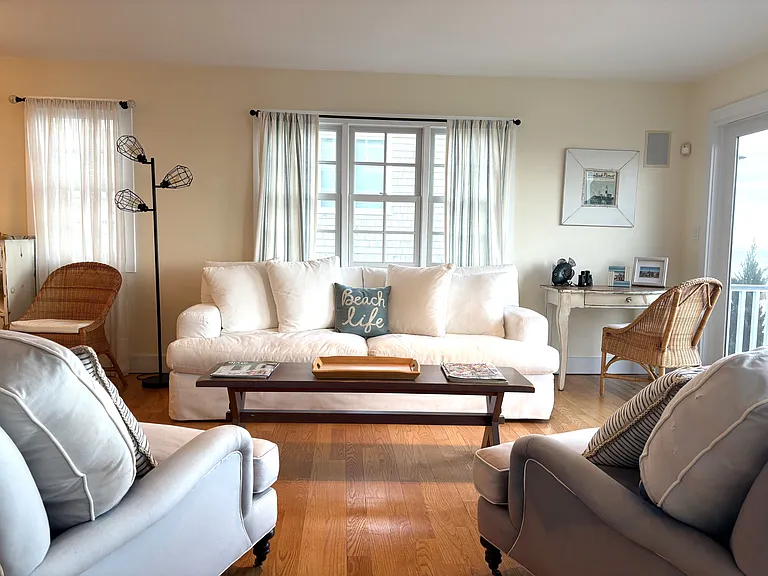 21 Bayside Ave — Photo 5