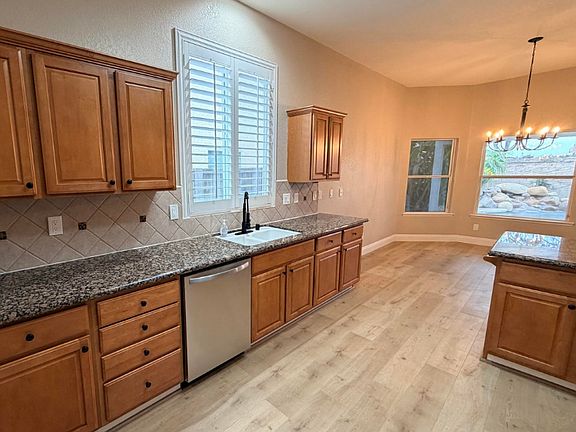 4th image of 5222 W Lark Ct