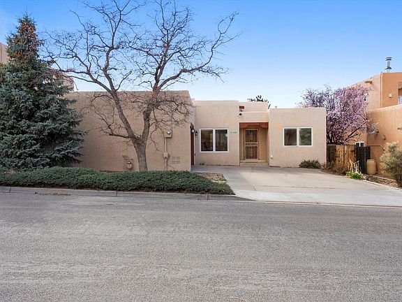2nd image of 3210 Nizhoni Dr
