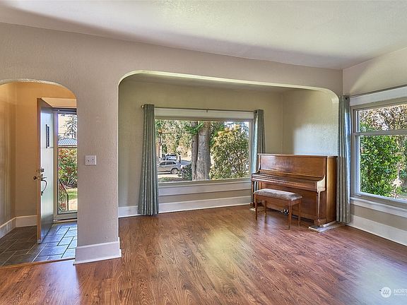 3rd image of 2439 S 146th Street