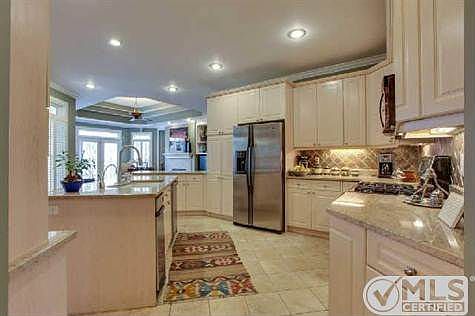 5th image of 712 Pebble Springs Dr