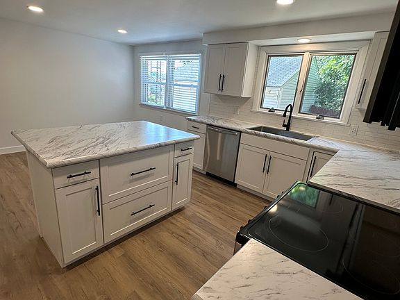 4th image of 7422 Brookside St NE #7422