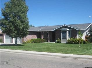 620 N Hillcrest Dr, Worland, WY 82401
