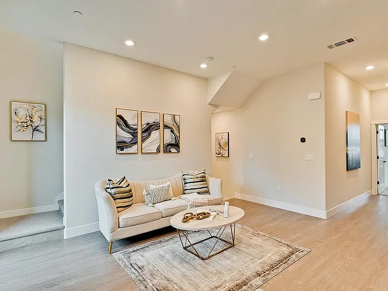 536 Somi Ct — Photo 3