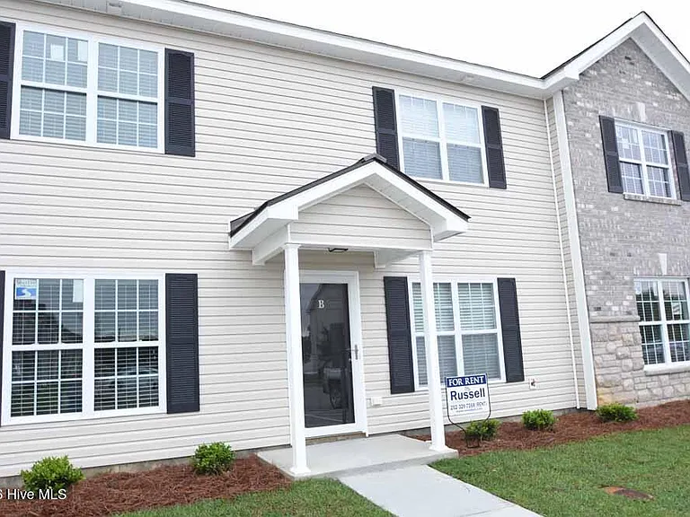 124 Chandler Dr #B — Photo 1