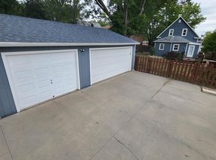 5251 Cooper Ave, Lincoln, NE 68506