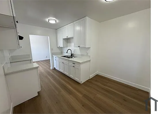 8325 S Western Ave #5 — Photo 3