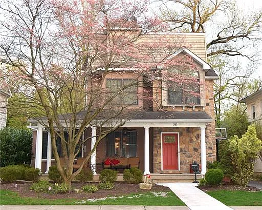 20 Clarendon Ct photo 1