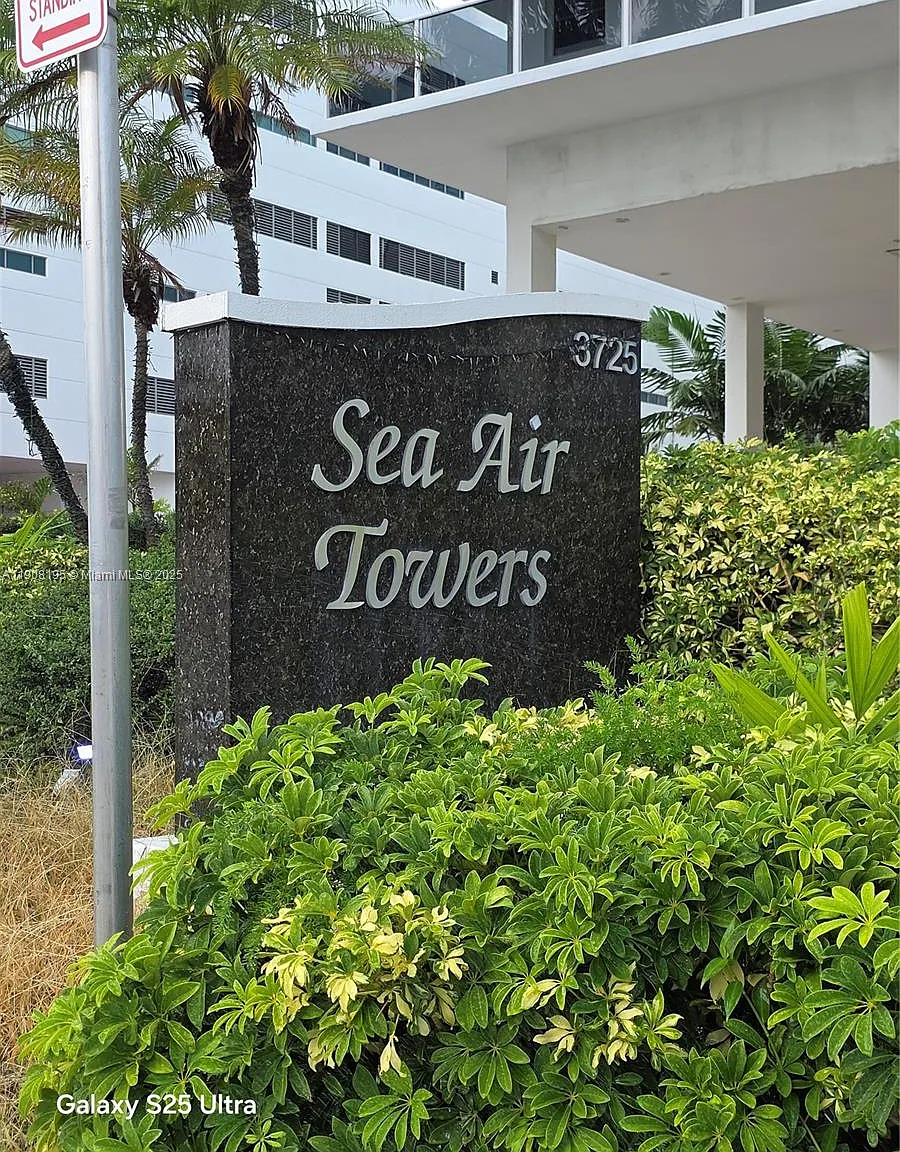 Sea Air Towers Condo — Photo 1