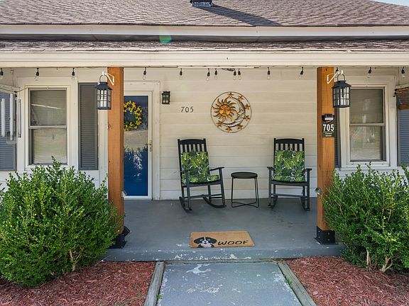 5th image of 705 Forest St