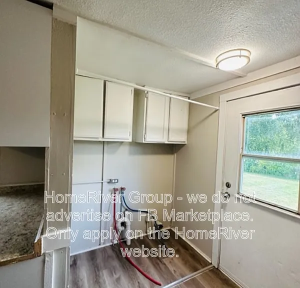 209 W 23rd St — Photo 8