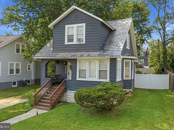 3rd image of 5928 Glenoak Ave