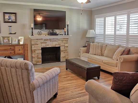 4th image of 113 Triplett Way