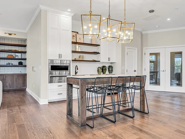 Luxe 360 on Centerpointe — Photo 48