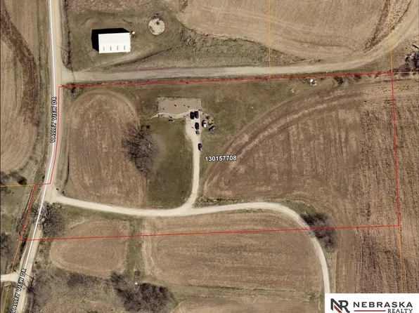 10614 Valley View Dr, Plattsmouth, NE 68048