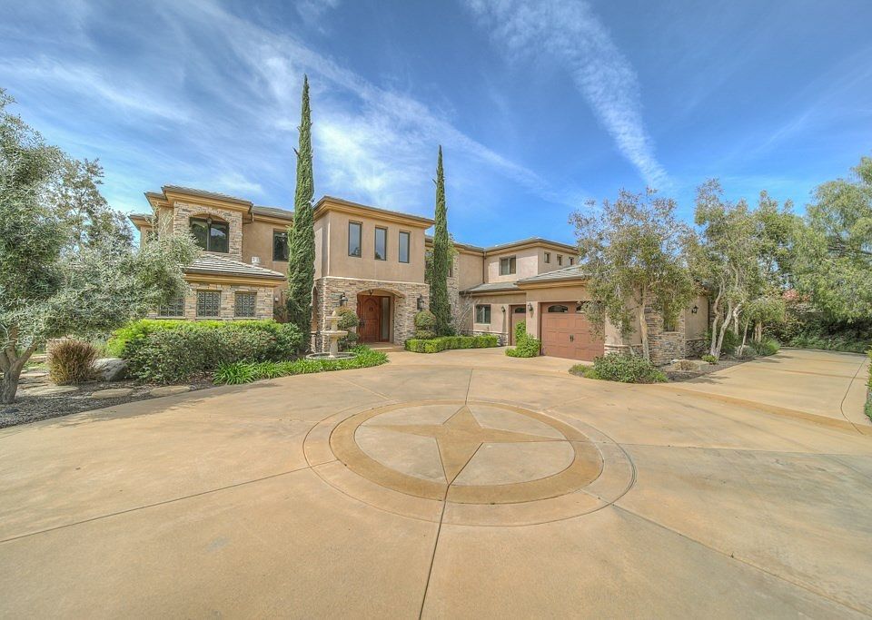 1st image of 29326 Meadow Glen Way W