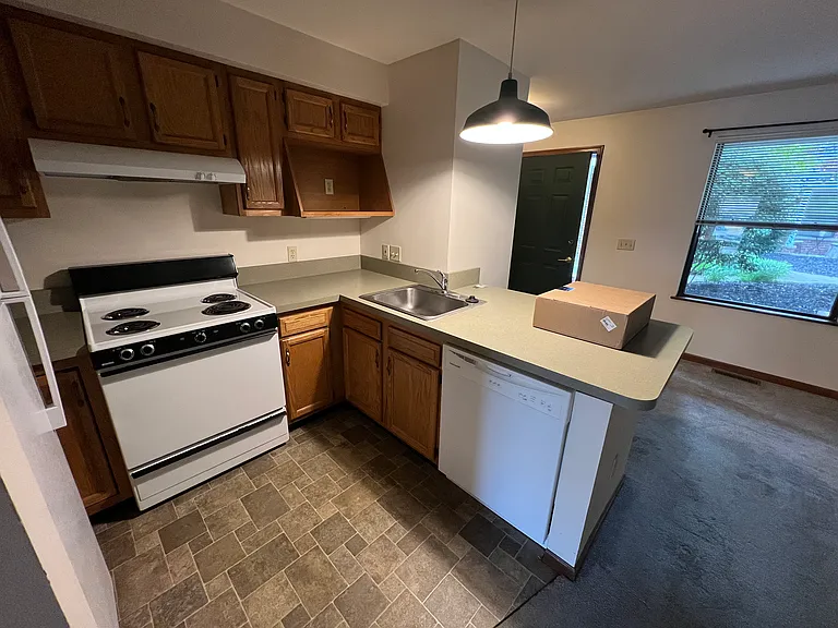 39 Elliott St #103 — Photo 6