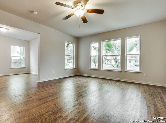 5th image of 34 Rosemont Dr