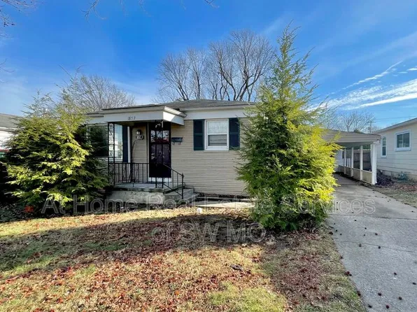1852 S Pickwick Ave, Springfield, MO 65804