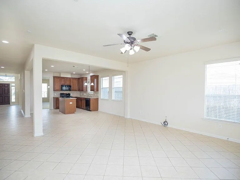 7427 Boerne Creek Dr — Photo 5