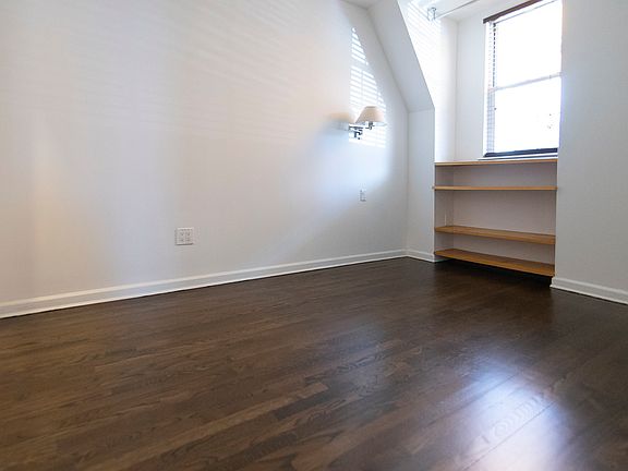 3rd image of 94 Franklin St #1