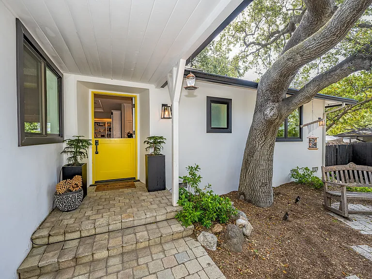2152 Grand Oaks Ave — Photo 32