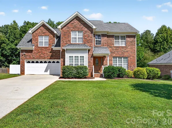 4700 Lenden Hall Ct, Gastonia, NC 28056