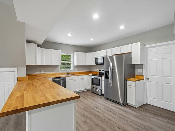 2nd image of 205 Washington Ave