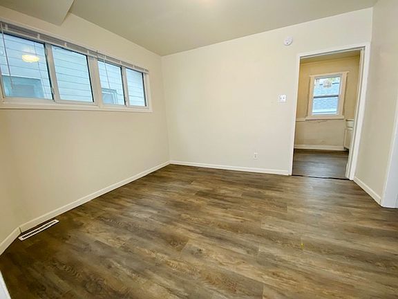 3rd image of 36-38 W Bank St #36