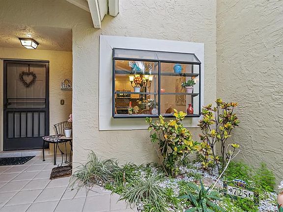 4th image of 725 Windermere Way