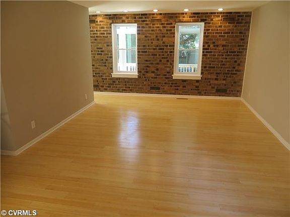 4th image of 8505 Eastwood Ct