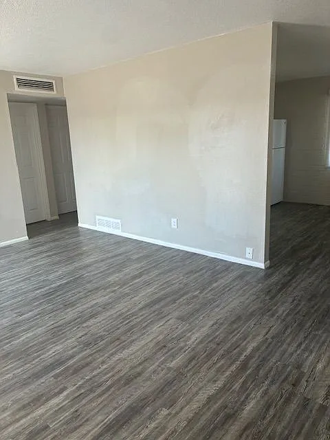 2 bed, 800 sqft, $1,095 — Photo 3
