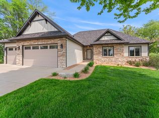 2463 Rosewood Ln SW, Rochester, MN 55902