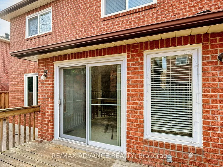 49 Havenview Rd #LOWER — Photo 17