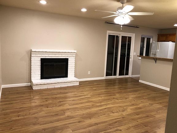 2nd image of 124 Sierra Woods Cir